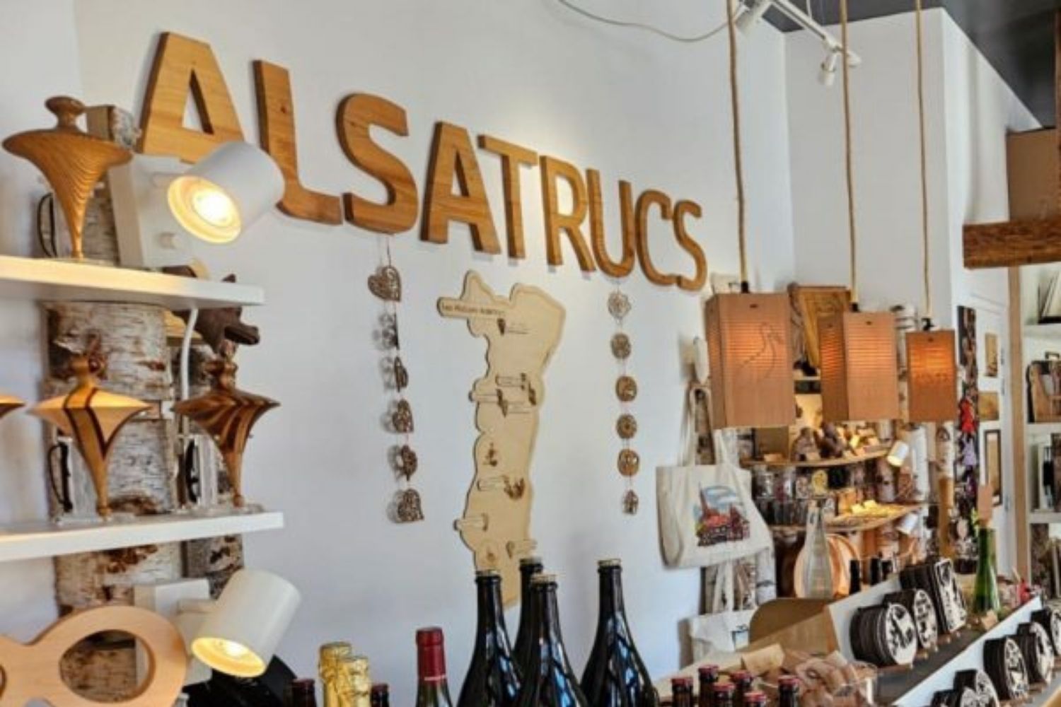 Alsatrucs est une collection originale d’objets artisanaux imaginés et fabriqués en Alsace.